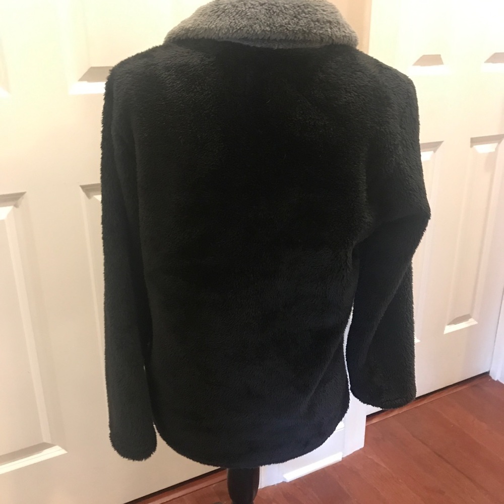 Fuzzy pullover! - Picture 3 of 3